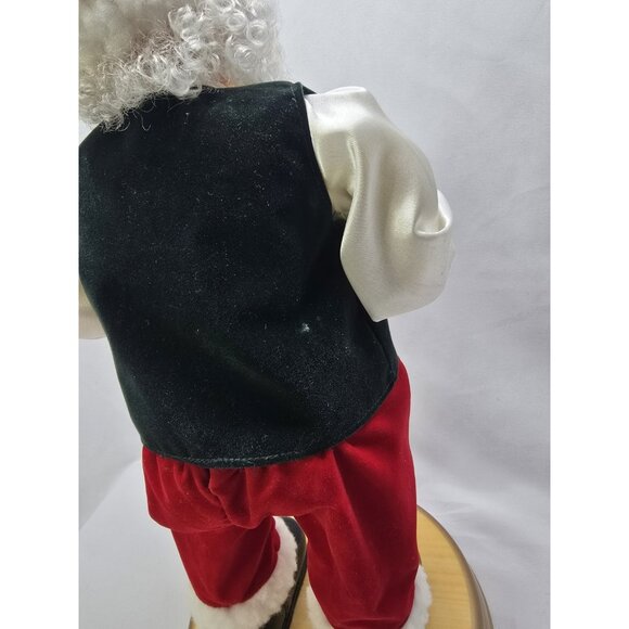 Gemmy Hip Swinging Santa Dances to The Music Of Santa Claus Is Coming To Town - Picture 8 of 16